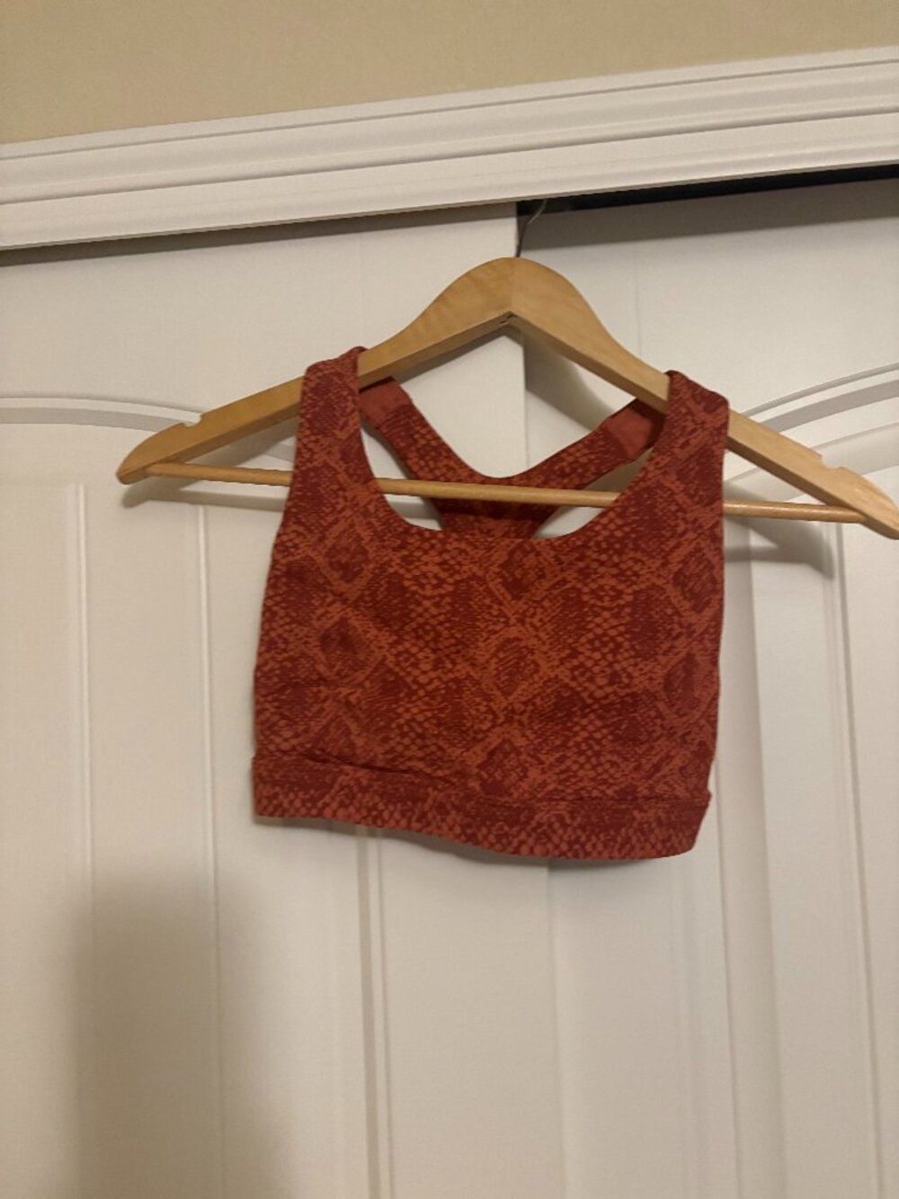 Athleta Ultimate Bra Estimated Size XS Xtra Small Rust Orange Snakeskin Print